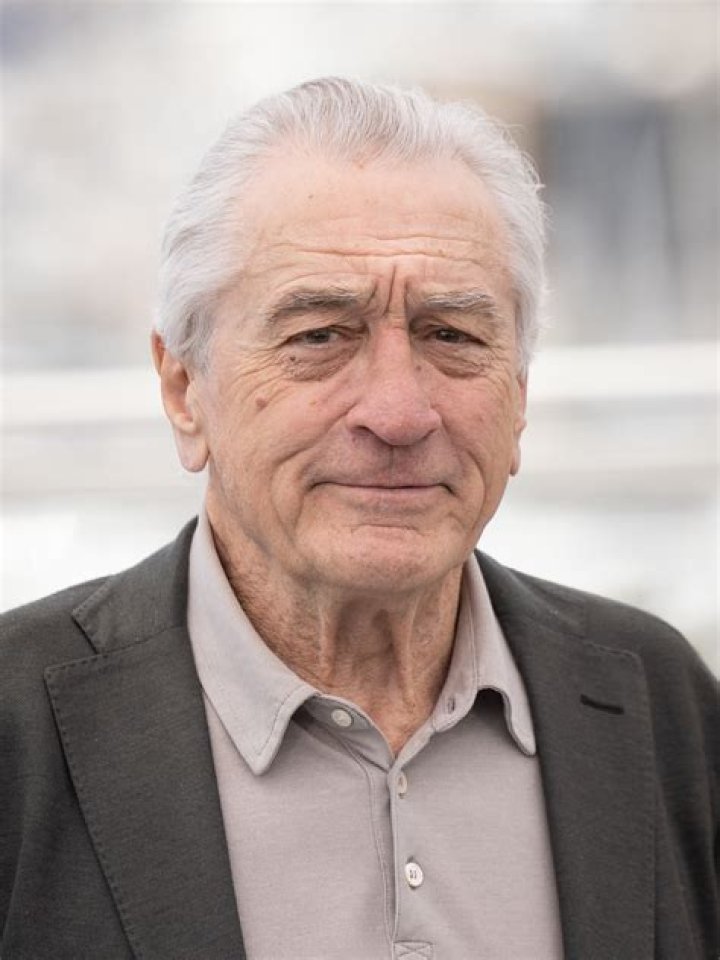 Actor Robert De ___