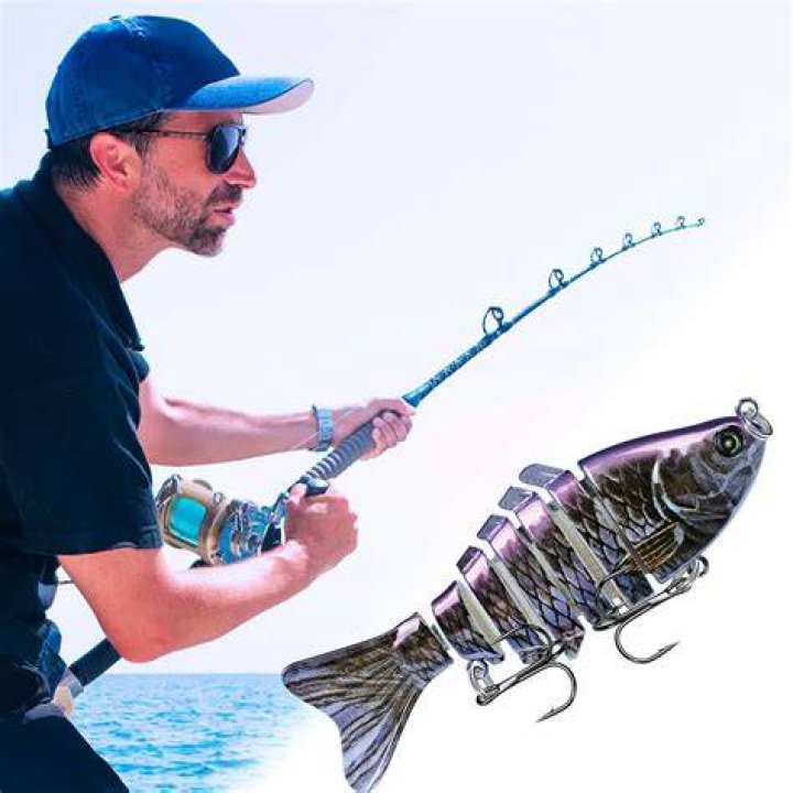 Attachment designed to attract fish