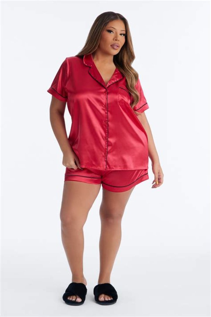 Bedtime clothes for short