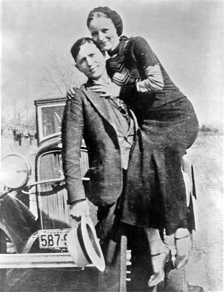 Bonnie ___ Clyde