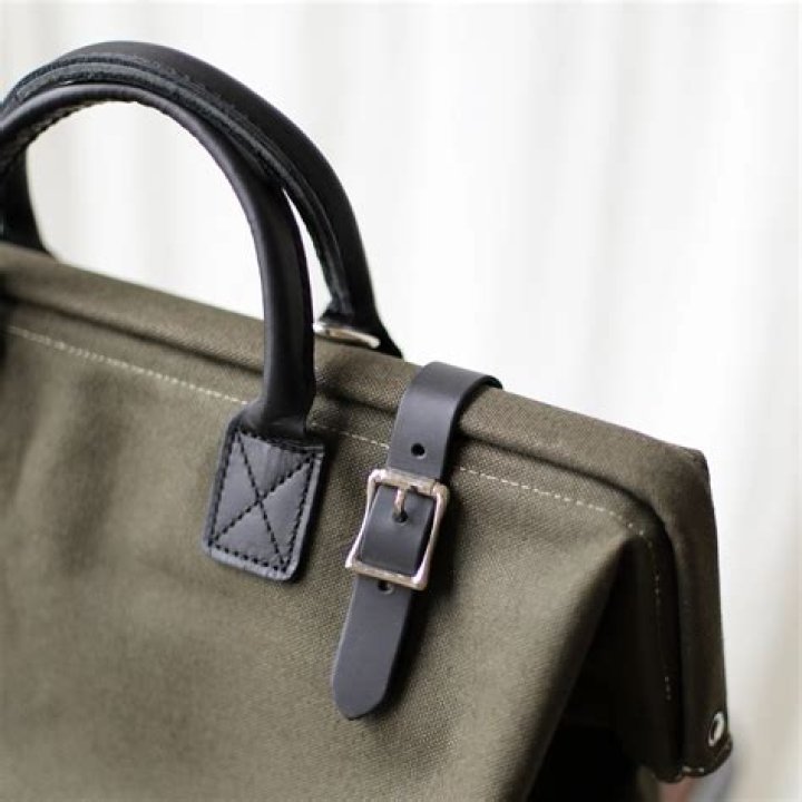 Canvas carryall