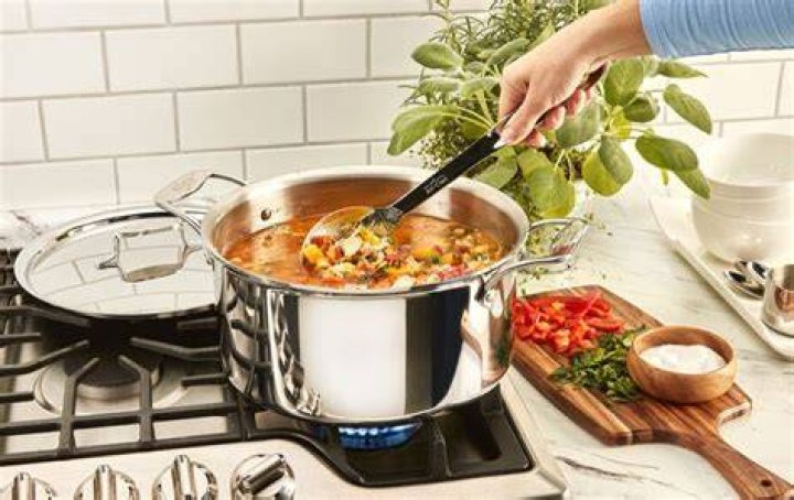 Cooking vessels