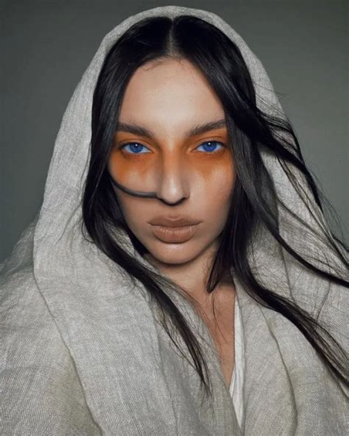 Dune makeup