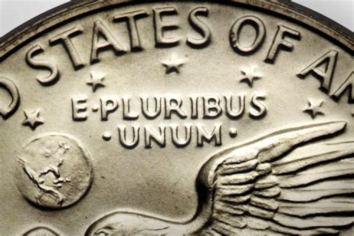 E pluribus ___
