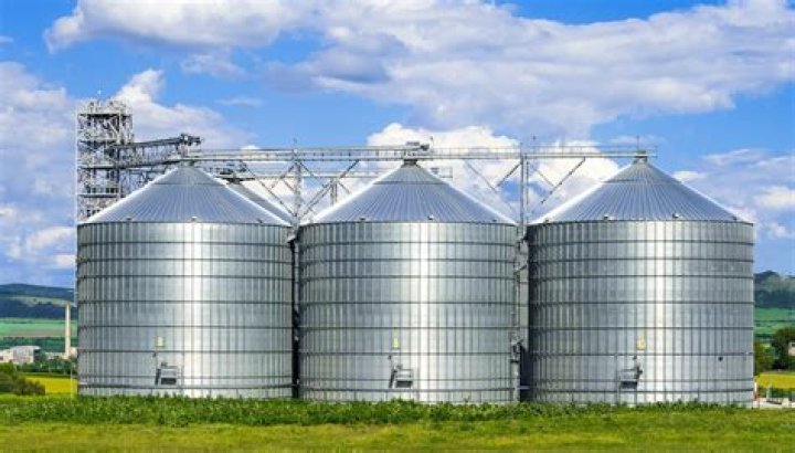 Farm structures for grain storage