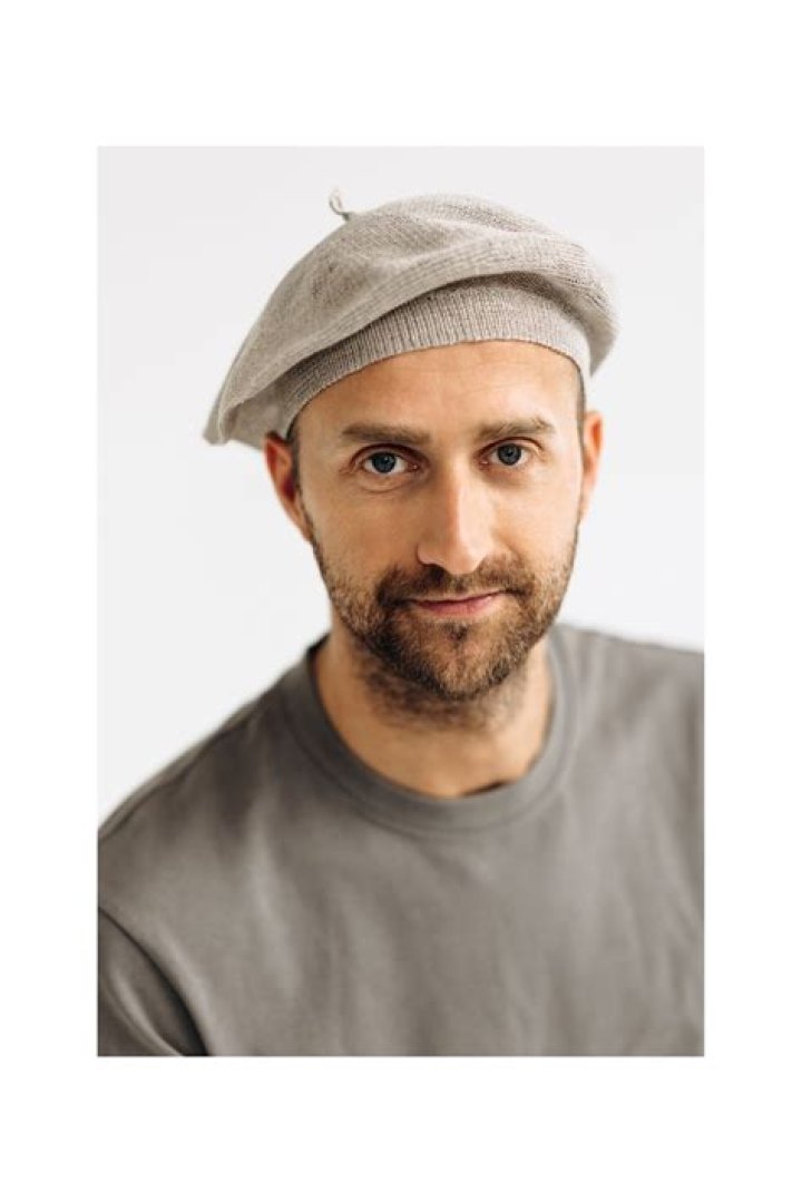 Flat cap for a Parisian