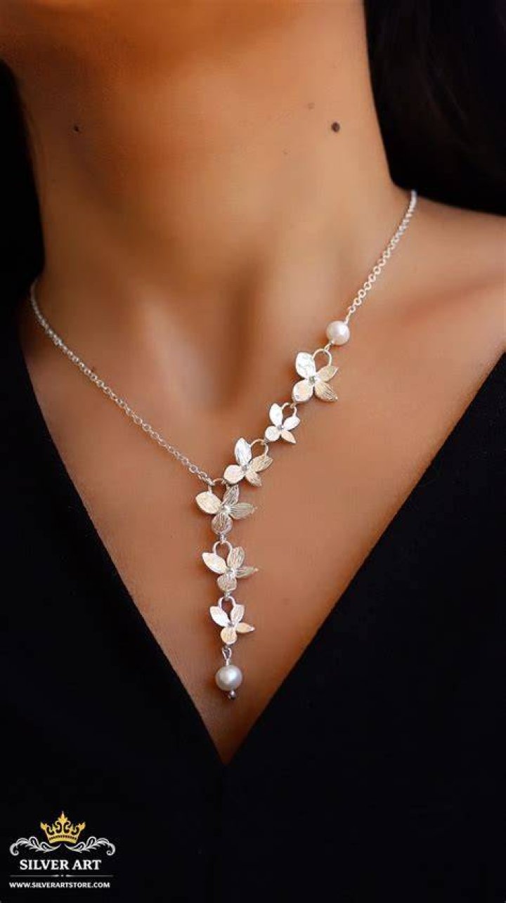 Flowery necklace