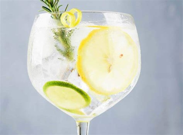 Gin ___ tonic