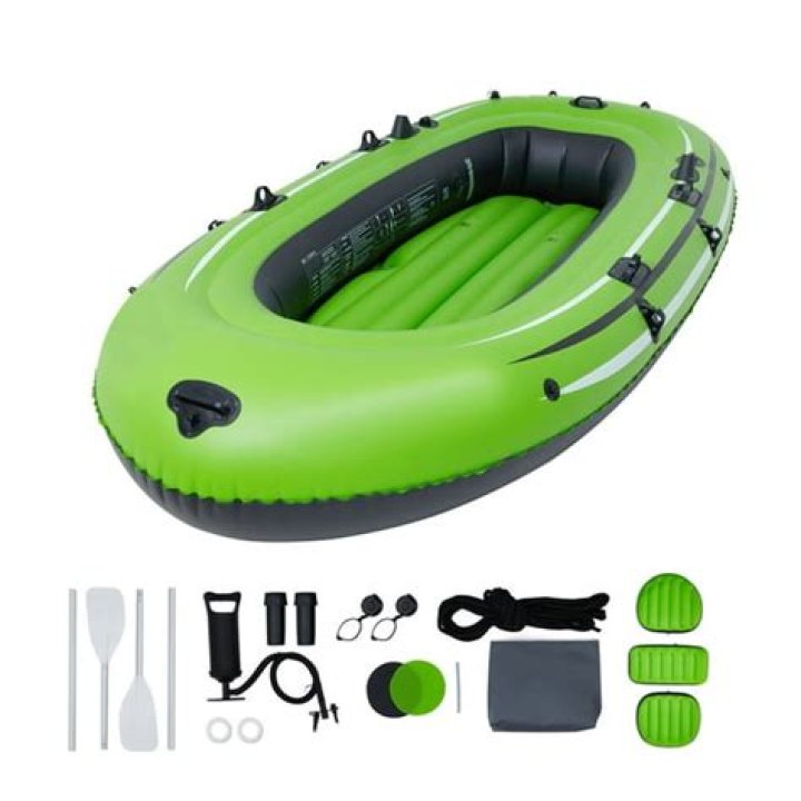 Inflatable water vessel
