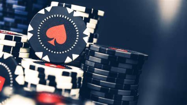Initial poker payment