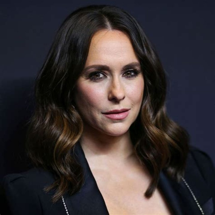 Jennifer ___ Hewitt