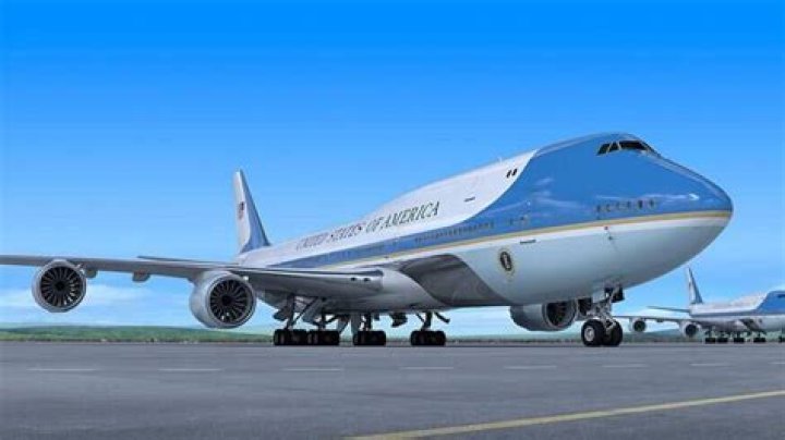 Jumbo plane