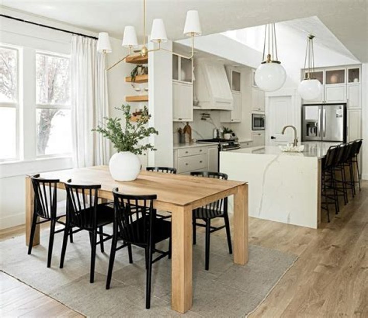 Kitchen dining spots