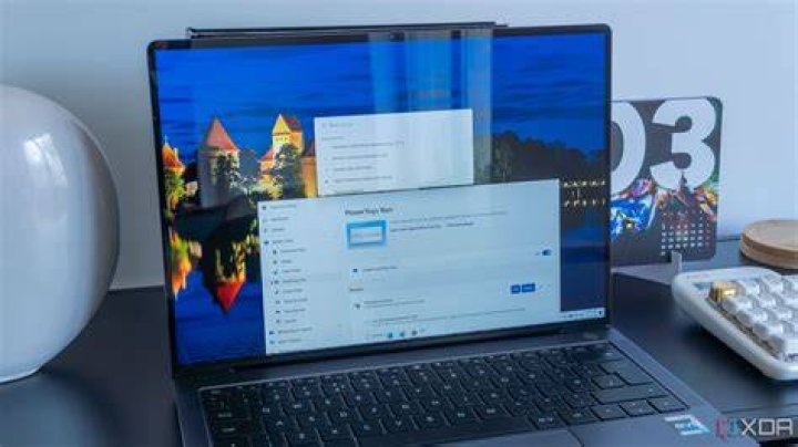 Laptops that usually run Windows: Abbr.
