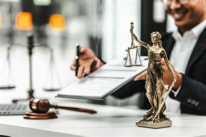 Litigation aide: Abbr.