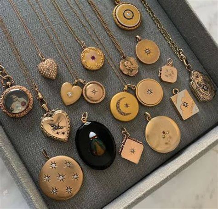 Locket shapes sometimes