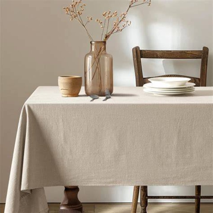 Material for sheets and tablecloths