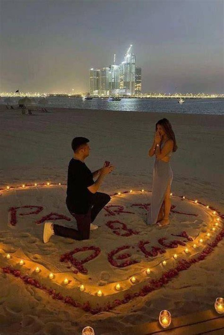 Pop ___ question (propose)