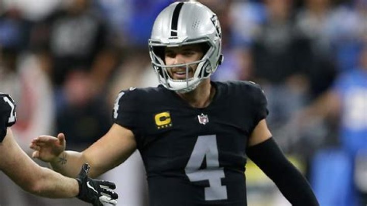 Raiders quarterback Carr
