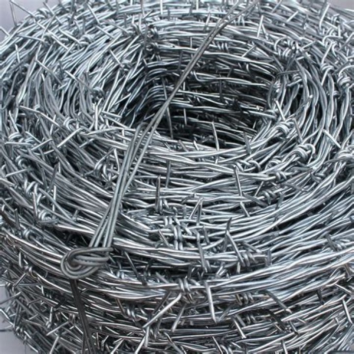 Sharp point on fence wire