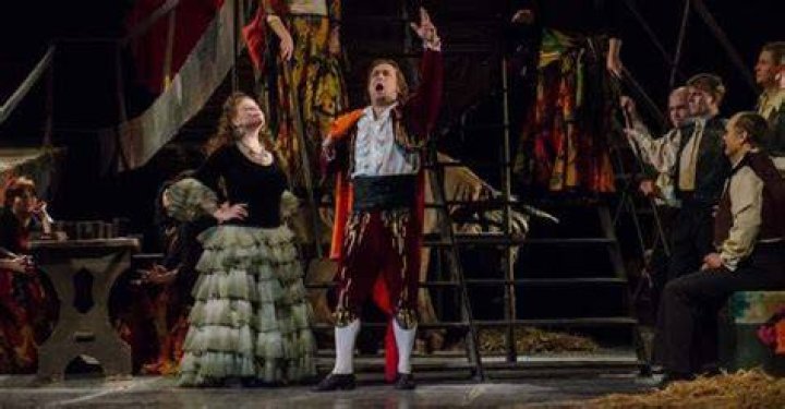 Solo for an opera star