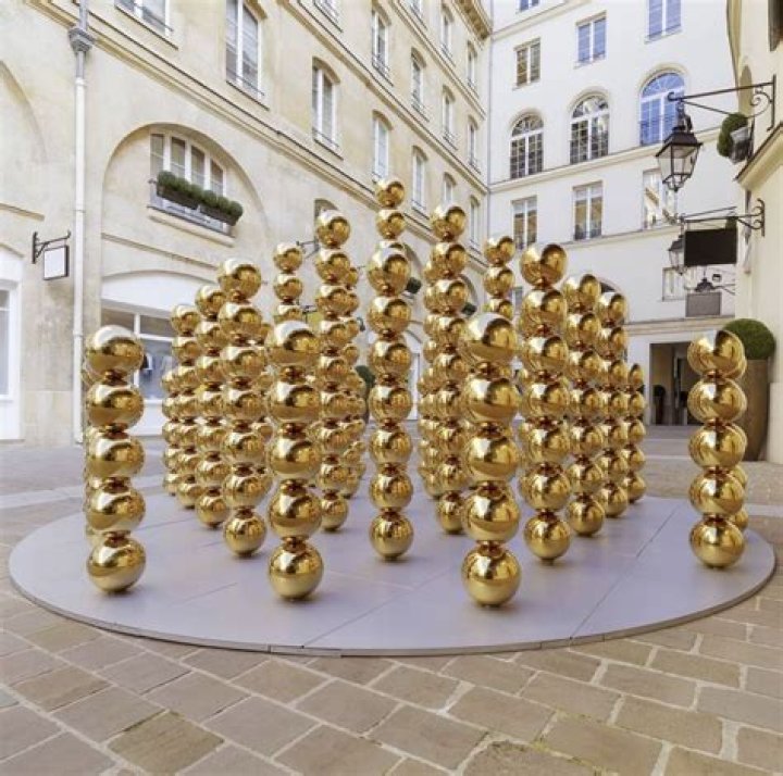 Spheres sometimes used as royal objects