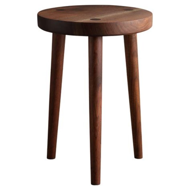 Three-legged seat