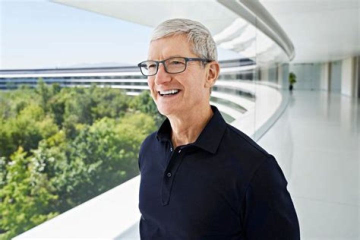 Tim ___ Apple CEO