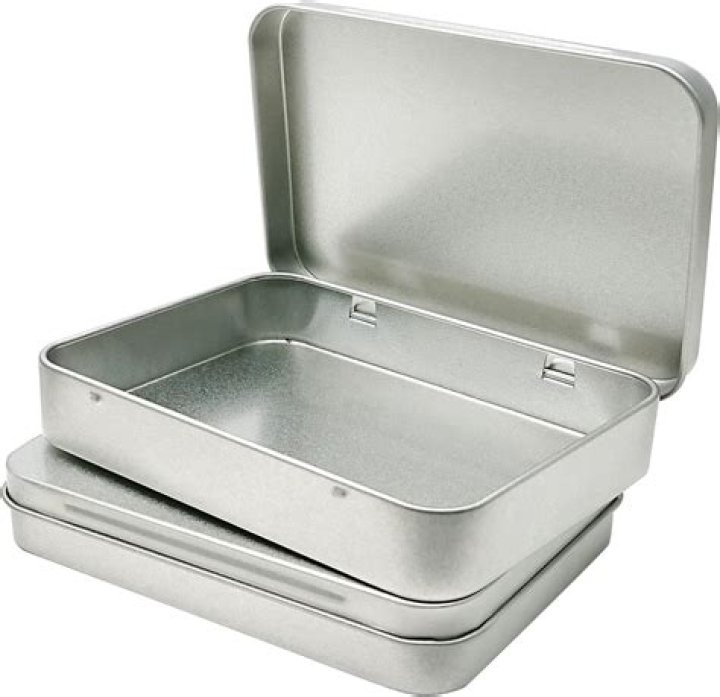 Tin container