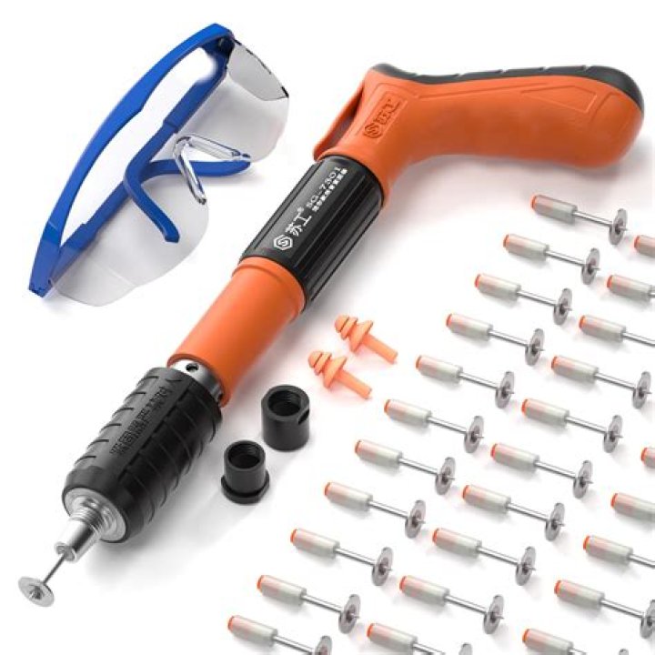 Tool that hits a nail
