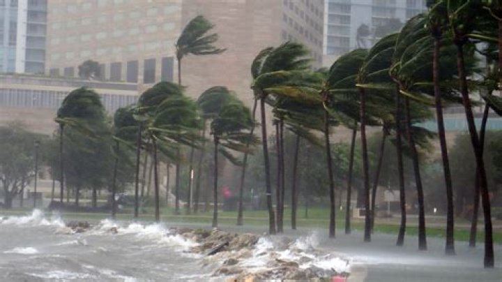 Very powerful wind